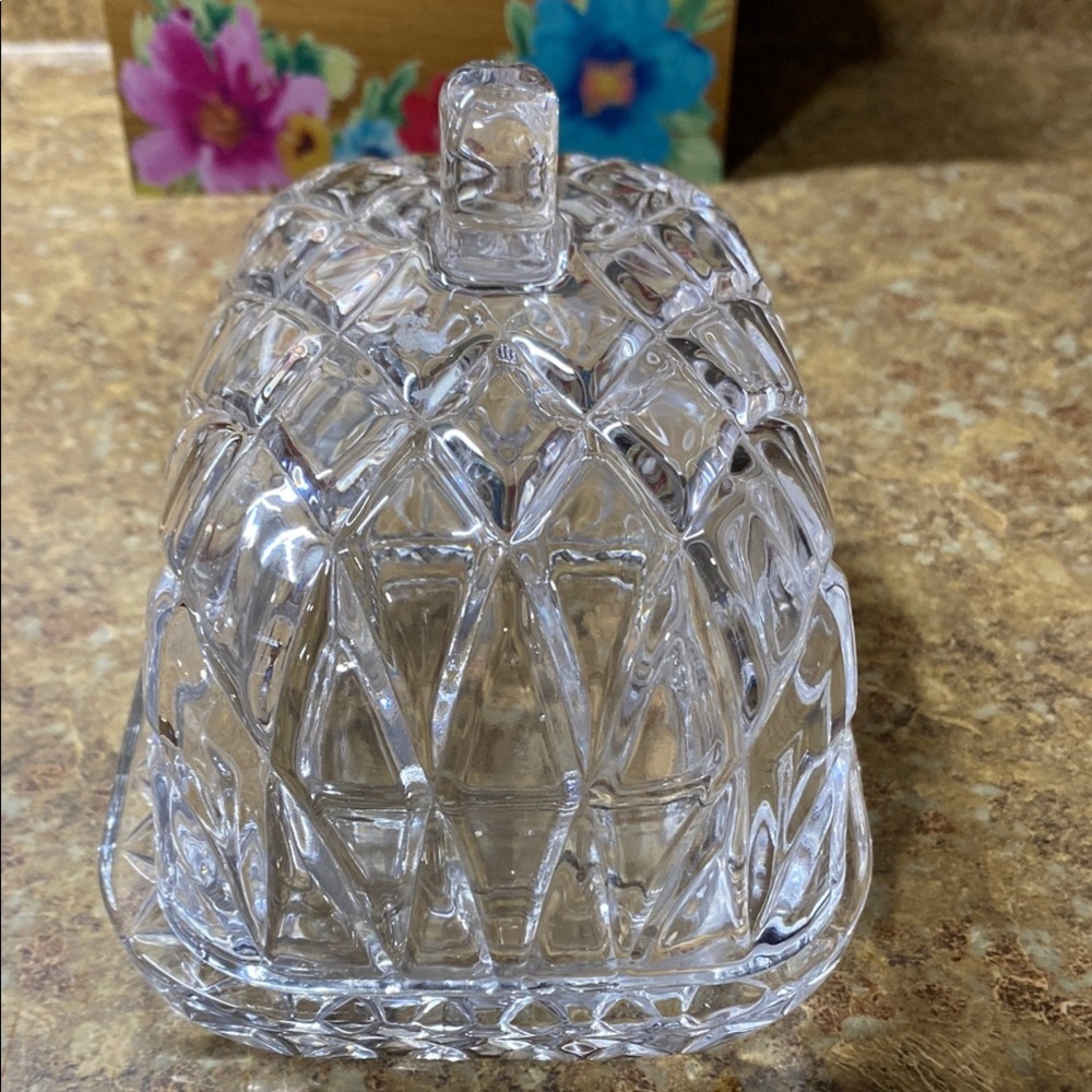 Crystal Clear Glass Butter Dish - Picture 6 of 12